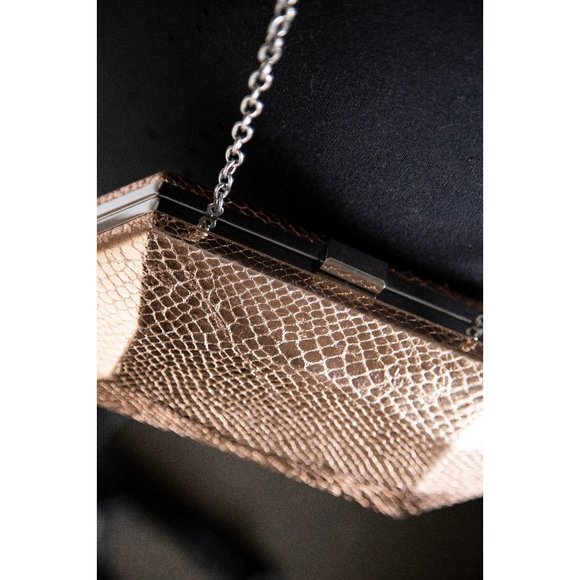 💗Pink Metalic Snakeskin Clutch💗 - Picture 1 of 5